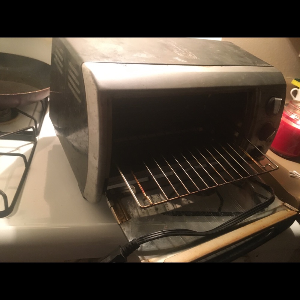 Toaster oven - Picture 2 of 2